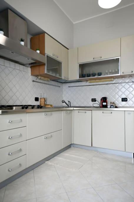 Peaceful Hideaway Apartment Rome Bagian luar foto